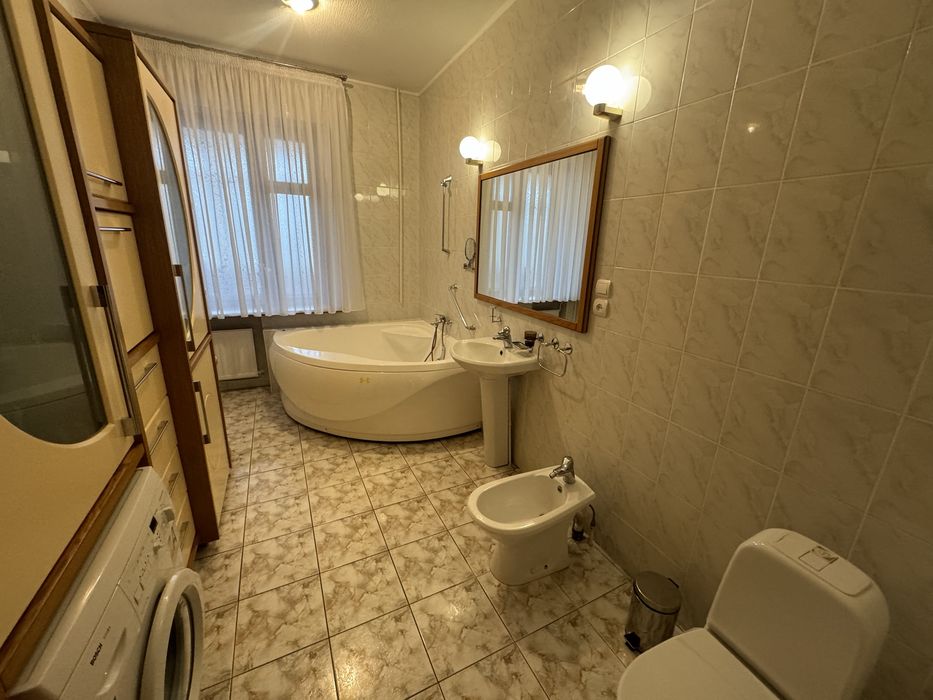 Продаж  3кк з окремим входом та власним гаражем по вул. Привільній