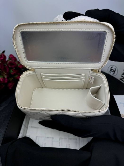 Сумка в стилі Chanel Vanity Bag молочна