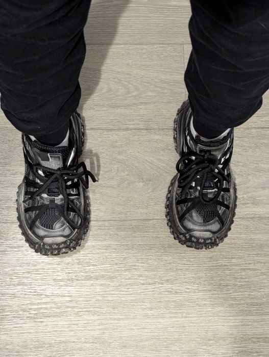 Трендові кросівкі 24,5см брендові кросівки на масивній підошві