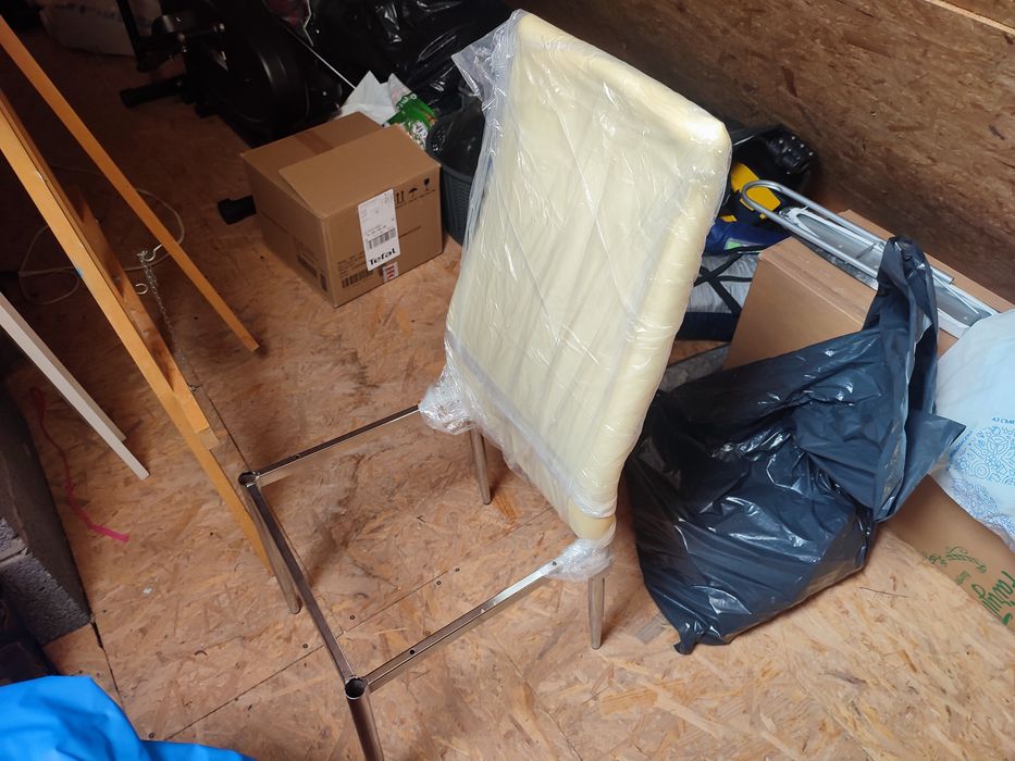 Stelaże na krzesła 8 szt. * 30 zł sztuka