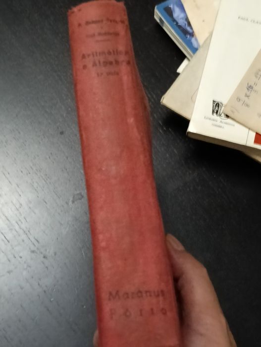 Livro escolar antigo  Aritmética e Álgebra