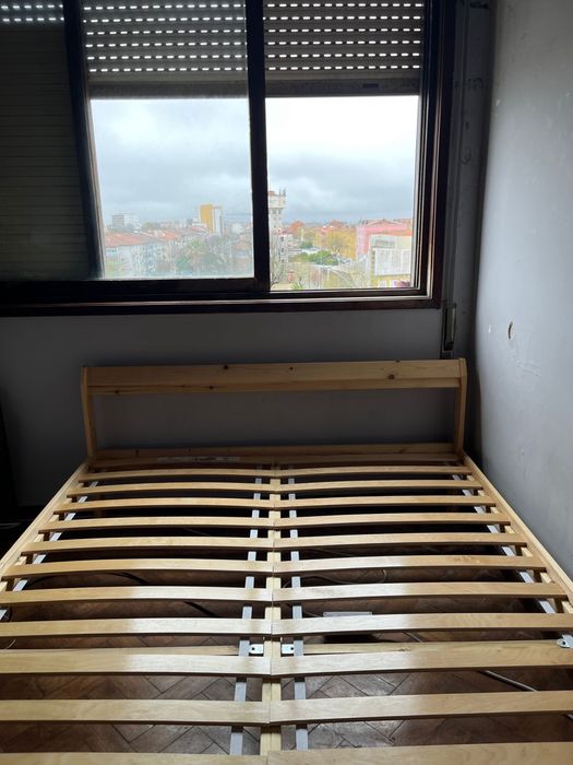 Cama ikea em pinho 140*200