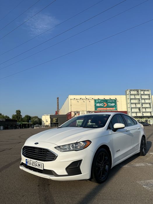 Ford Fusion Hybrid 2019