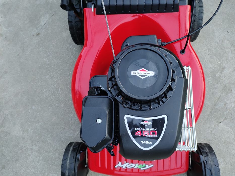 Бензинова самохідна газонокосарка Briggs Stratton 46cm