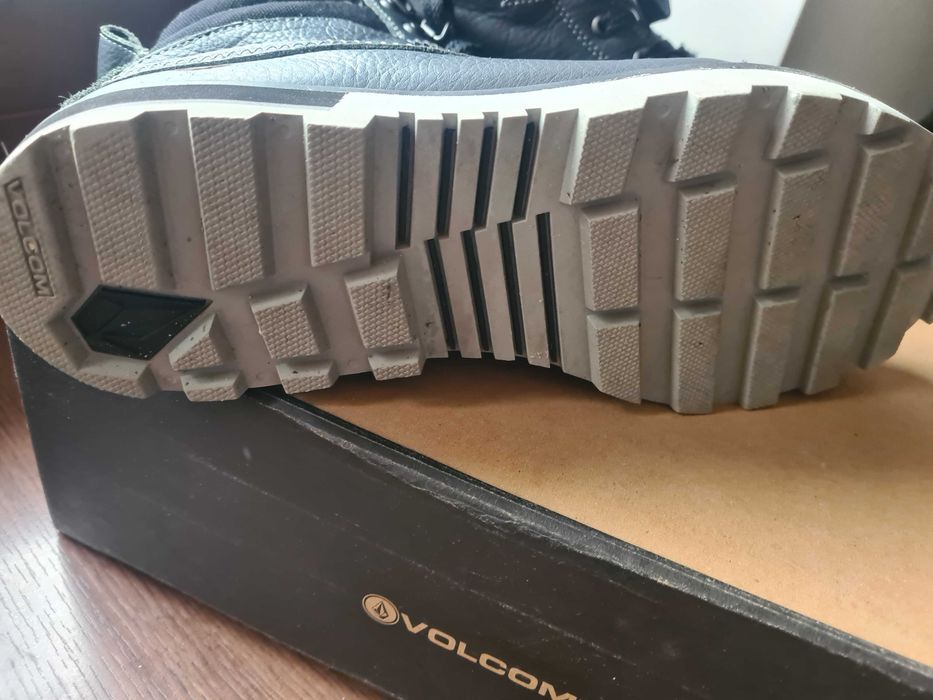 Продам чоловічі чоботи фірми Volcom