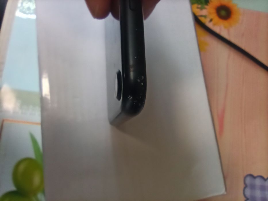 Iphone SE 3 64 gb midnight, на запчастини