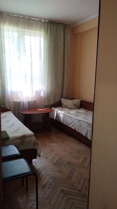 Здача номерів у готелі