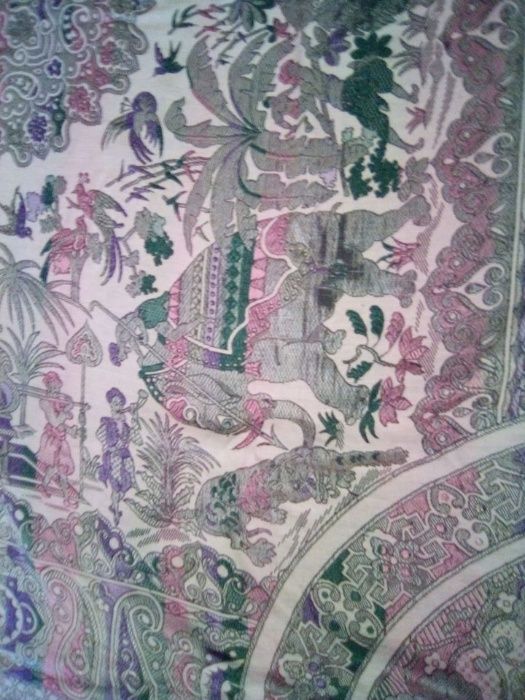 colcha antiga em seda bordada á mao