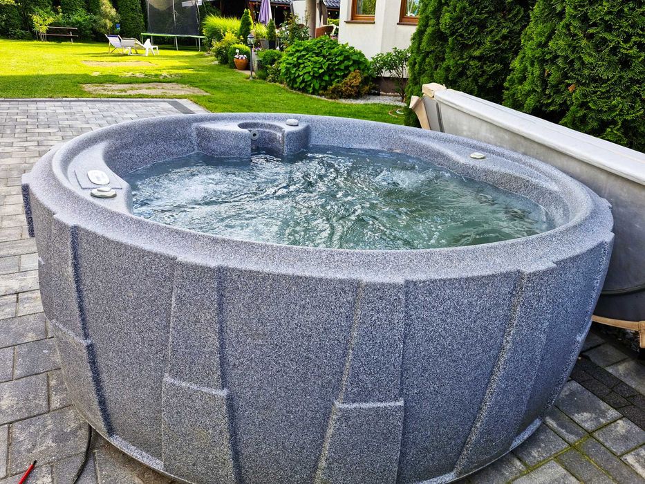 Jacuzzi ogrodowe całoroczne SPA wanna z hydromasażem BALBOA Balia Wrocław