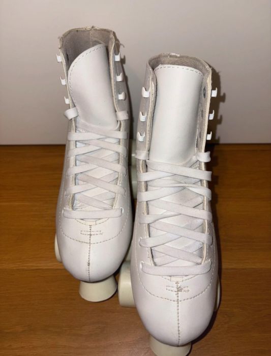 Patins 4 rodas Reno (brancos)