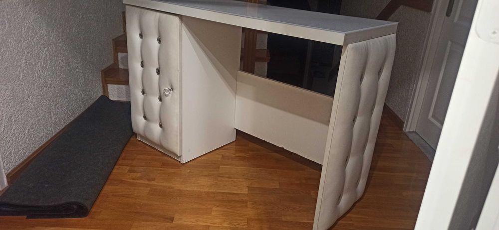 Biurko, toaletka, kosmetyczne stanowisko Glamour!