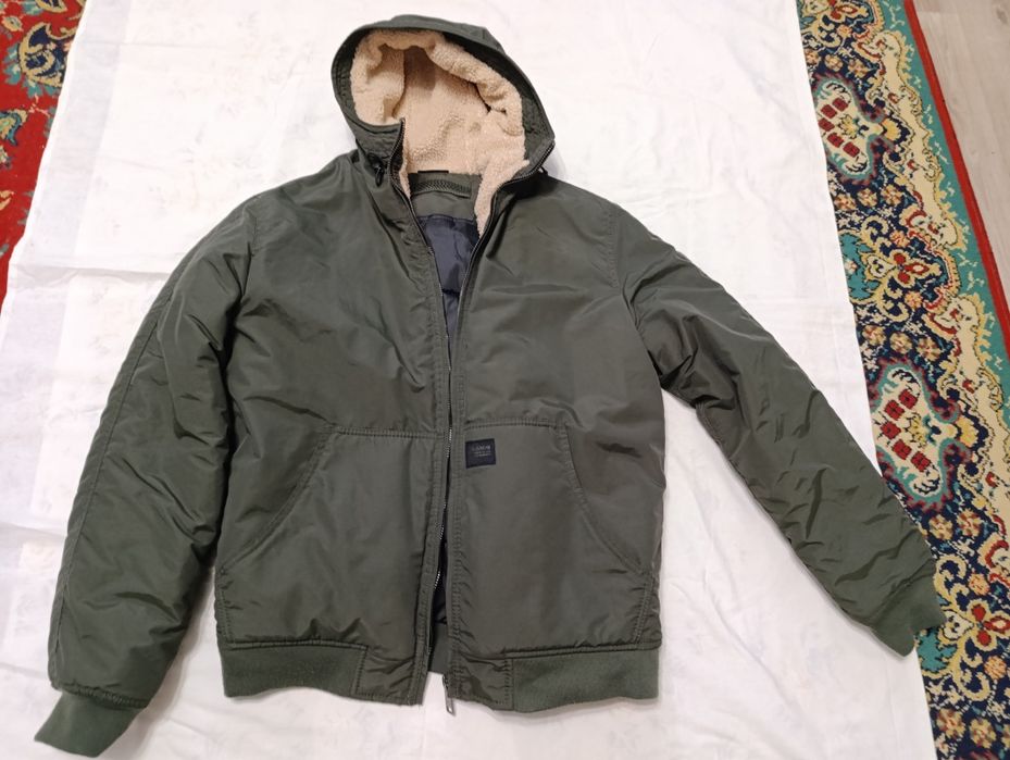 Куртка мужская с капюшоном зимняя Pull & Bear.