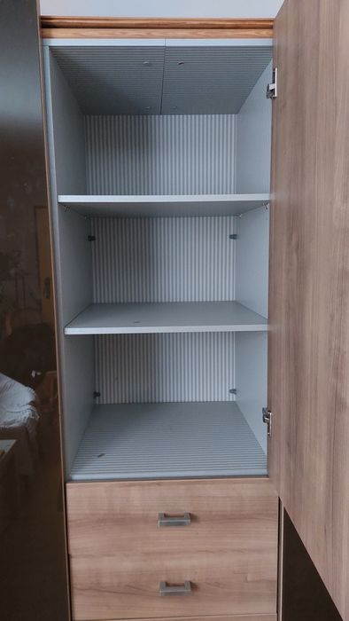 Szafa czterodrzwiowa