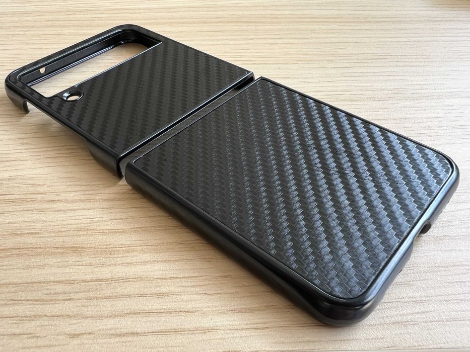 Samsung Galaxy Flip 4 чохол чорний Carbon розкладний матовий пластик