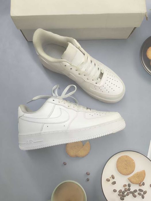 Białe trampki w rozmiarze 39