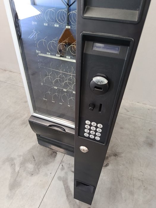 Máquina de Vending Necta Snakky RY Food