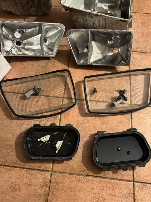 Faróis dianteiros de Mercedes Sprinter