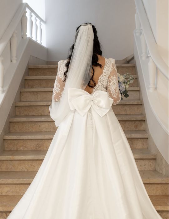 Vestido de noiva Luna Novias ROSA CLARA branco com manga longa comprida em renda