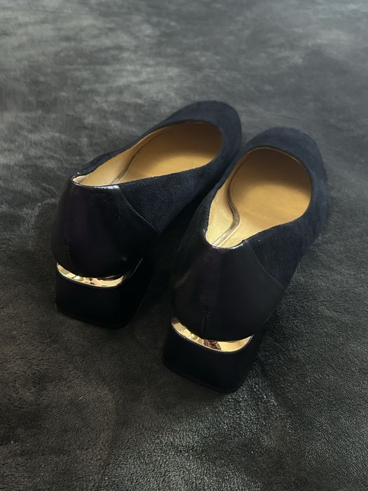 Замшеві темно-сині туфлі