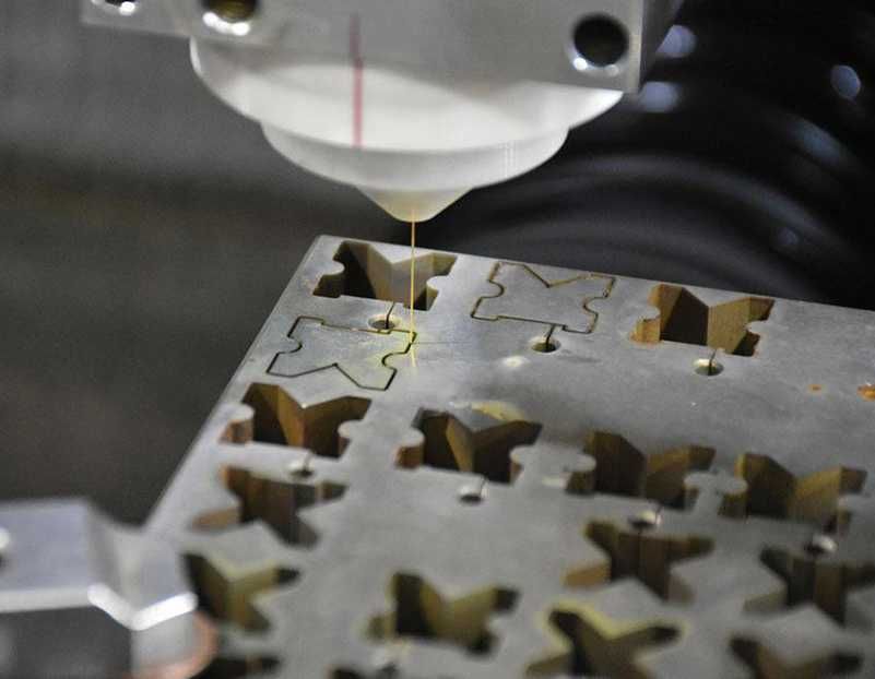 Електроерозійна (дротова) обробка металу