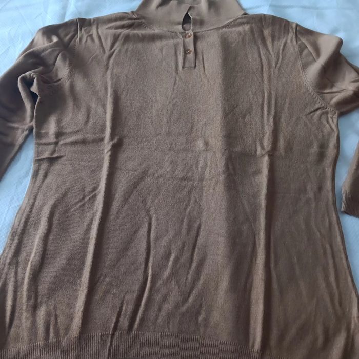 Vendo diversas camisolas e casacos para senhora