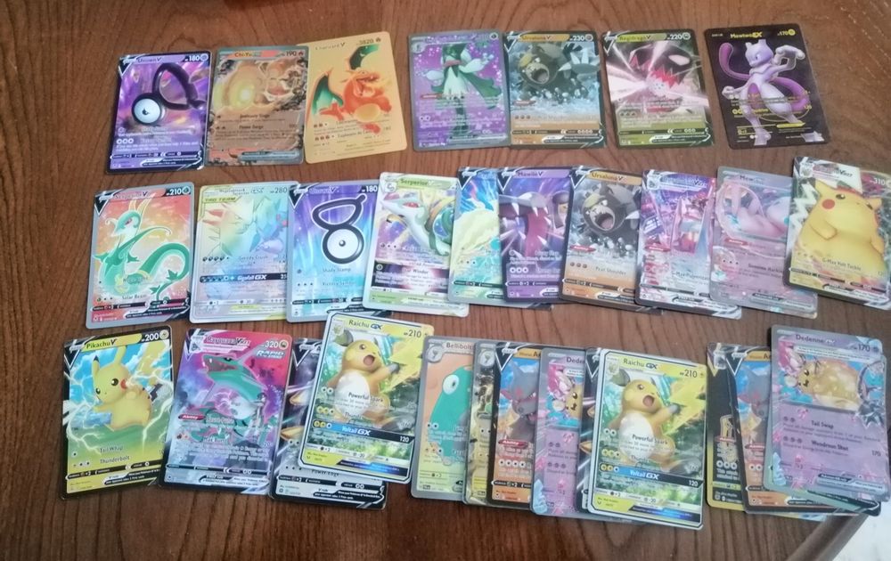 Diversas cartas Pokémon