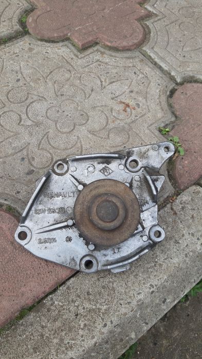 Помпа системи охолодження Рено Кліо з номером 8200558733