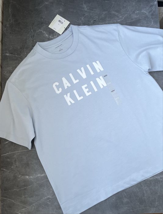 Футболка Calvin Klein Varsity Logo — relaxed fit (Оригінал)  Розмір: S