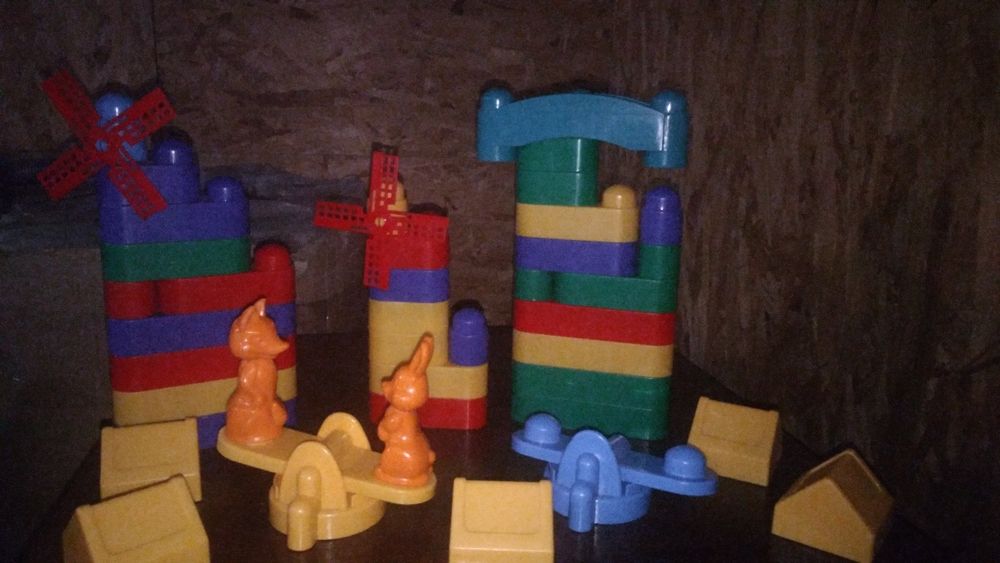 Продам или обмен конструктор зоопарк