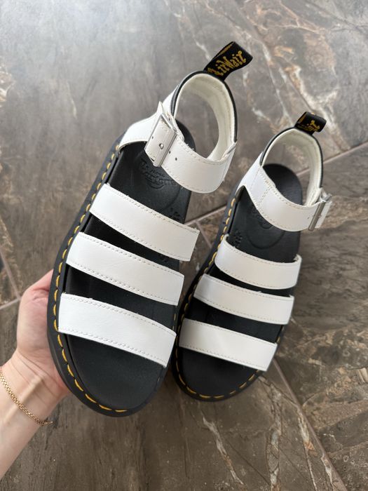 Сандалі Dr. Martens 39