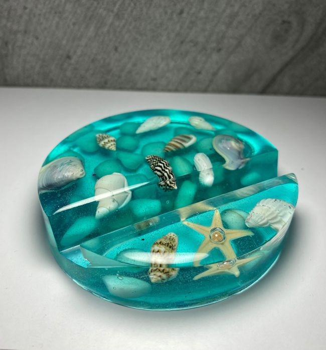 Підставки для телефону з епоксидної смоли.