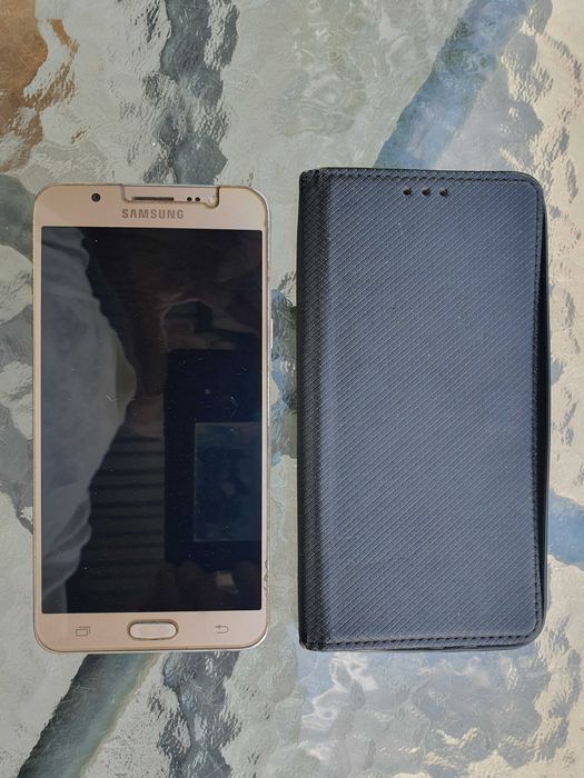 Smartfon Samsung Galaxy J7 2016