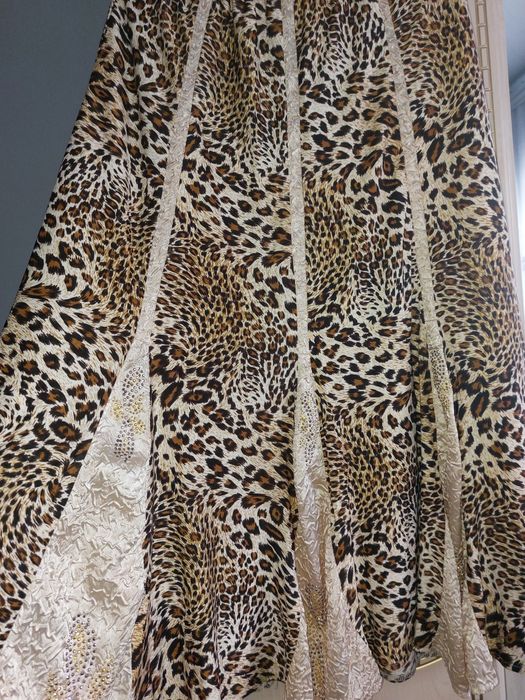 Чудовий нарядний жіночий костюм, розмір 50