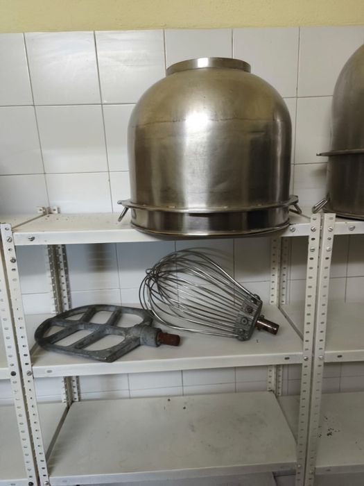 Maquinário e equipamento de padaria completo