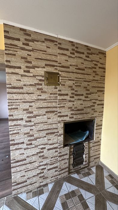 Продаж будинку, поруч з містом