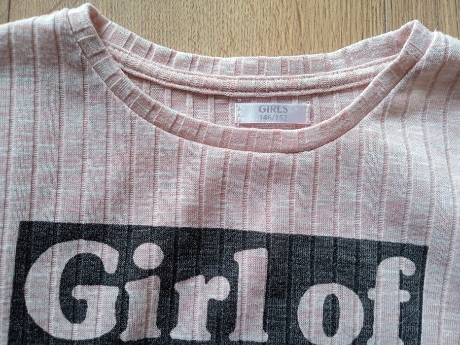 Sweterek dłuższy tył 146/152