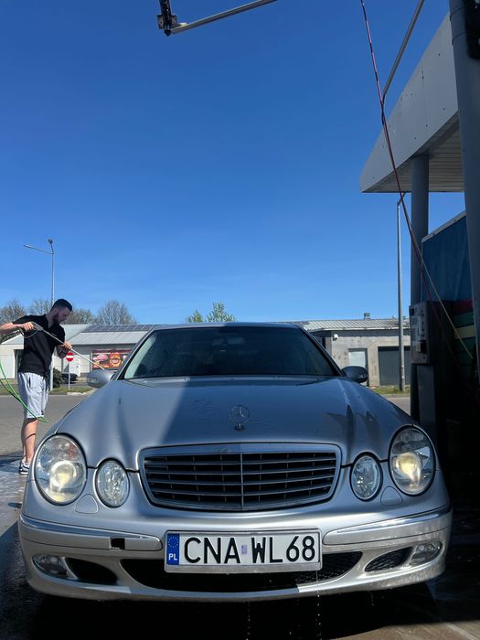 Mercedes Benz W211