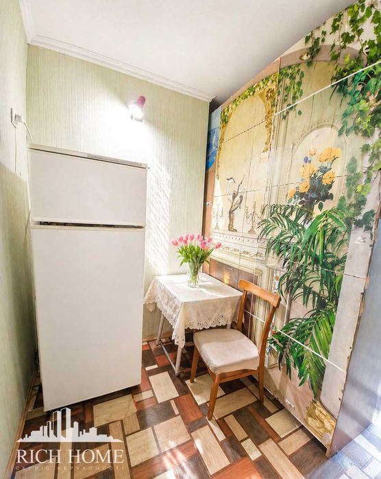 Продаж кімнати, вул. Йорданська 14-А, метро Оболонь - 10 хвилин.