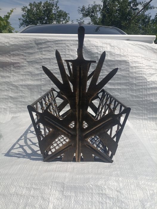 Дровница из металла