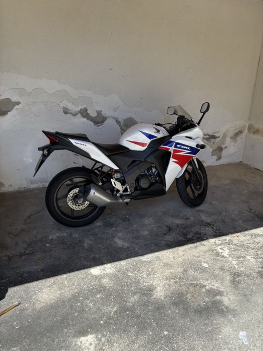 Cbr 125r com 15000 km