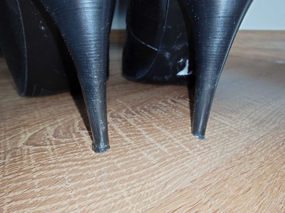 Szpilki Lasocki r. 39 / stan dobry