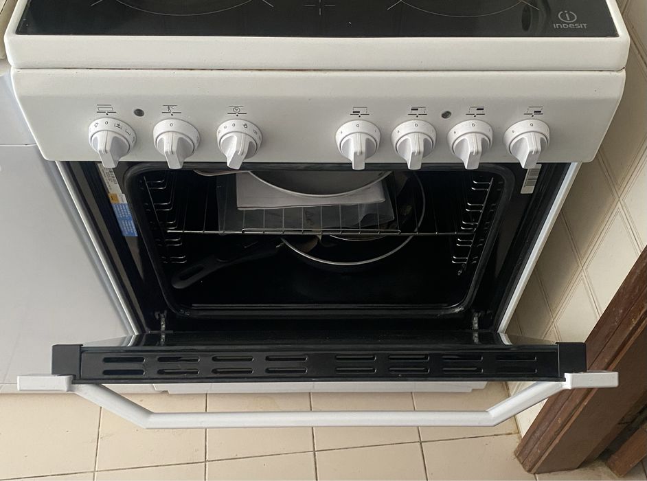 Fogão Elétrico Indesit (Comprado em 2023/Garantia até 2028)