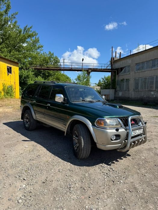Мітсубісі Паджеро Спорт  Mitsubishi Pajero Sport