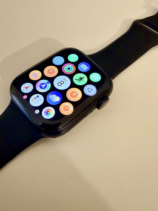 Apple Watch 8 GPS + Cellular
