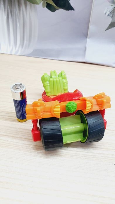 SuperZings фігурки башні машинки
