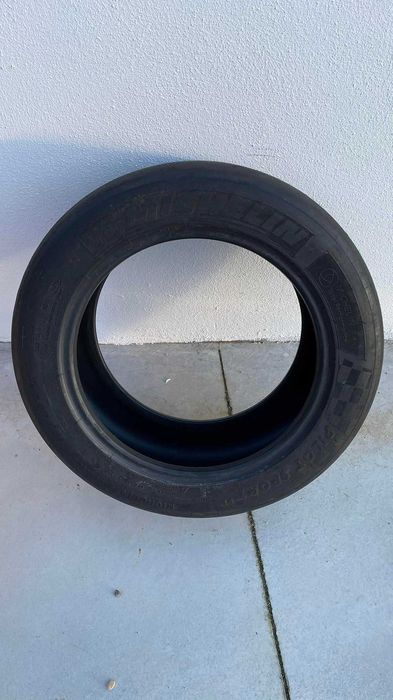 Pneus Slick de competição automóvel