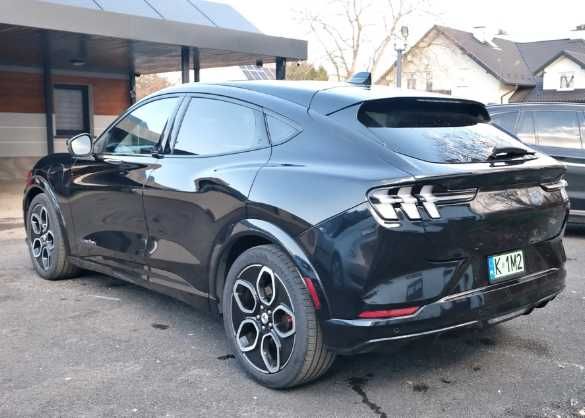 Бампер Ford Mustang E-Mach Розборка Форд Мустанг Е-Мач запчастини Ford Mustang E-Mach