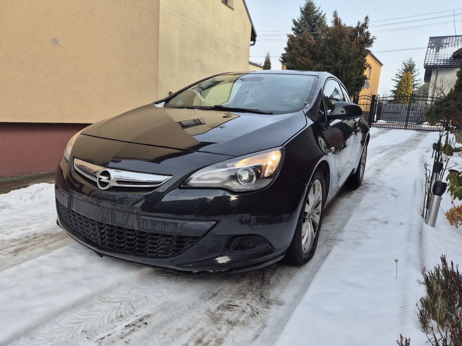Opel Astra J gtc