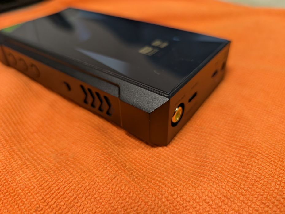 Hi-Res аудіо плеєр FiiO M17 Black