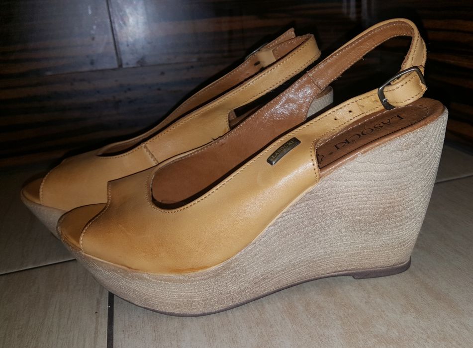 Skórzane koturny Lasocki 37